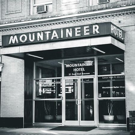 The Mountaineer Hotel Williamson Exterior foto